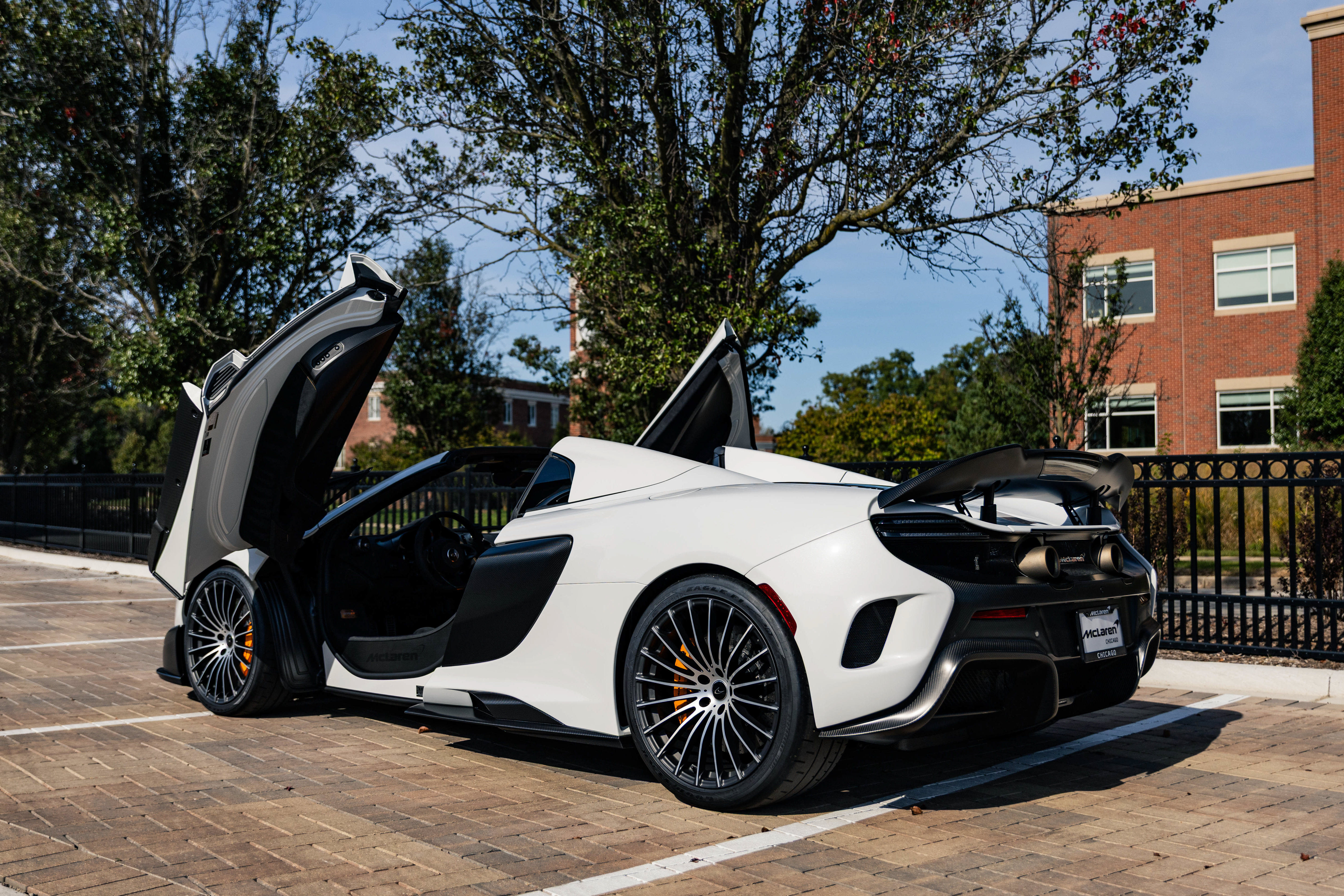 Used 2016 McLaren 675LT Spider RWD image 39