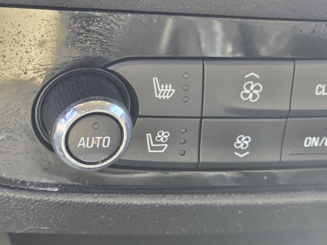 Used 2021 Buick Enclave Premium w/ Sun and Sites Package AWD/4WD image 21