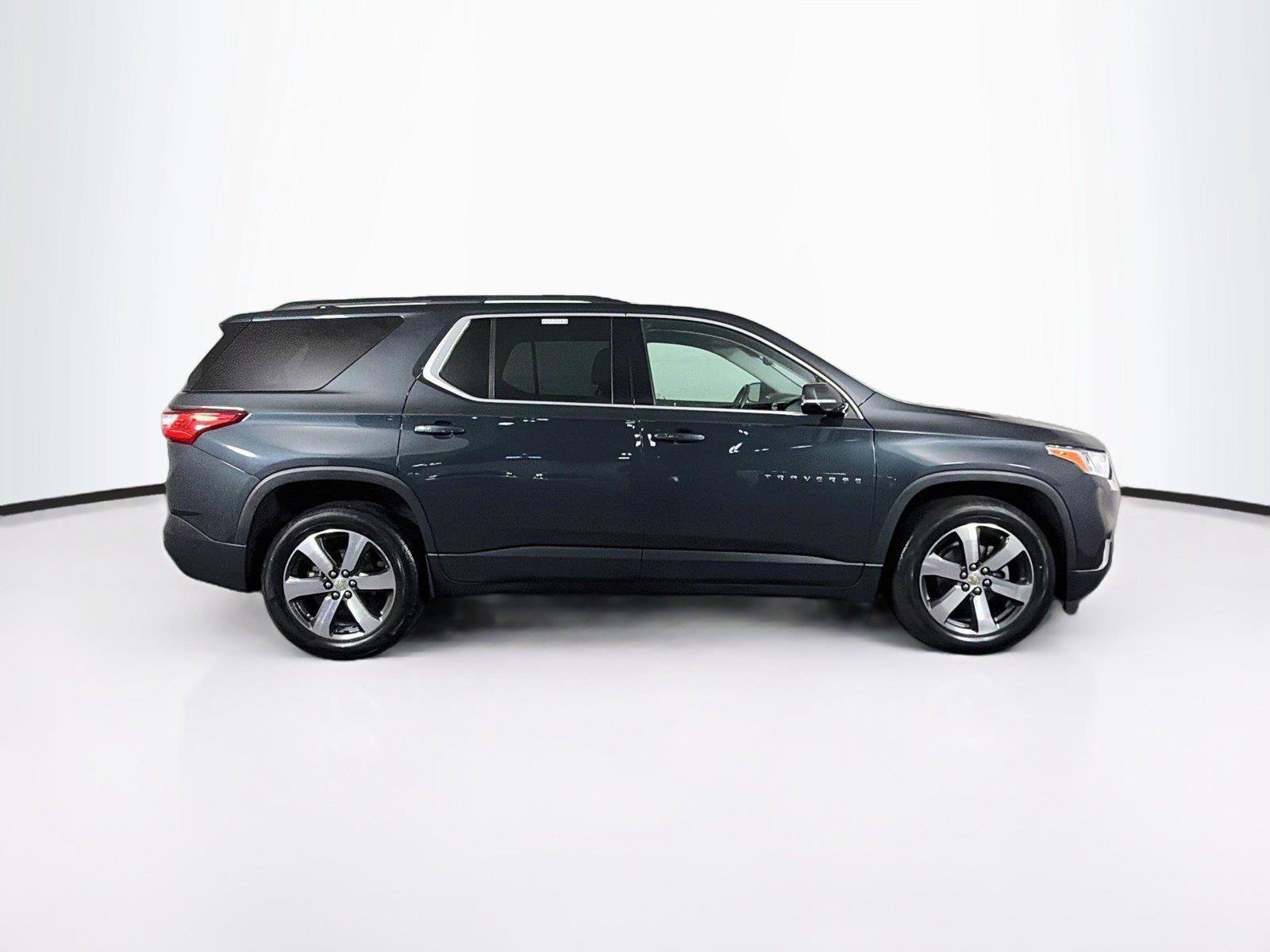 Used 2019 Chevrolet Traverse LT w/ LT Premium Package AWD/4WD image 12