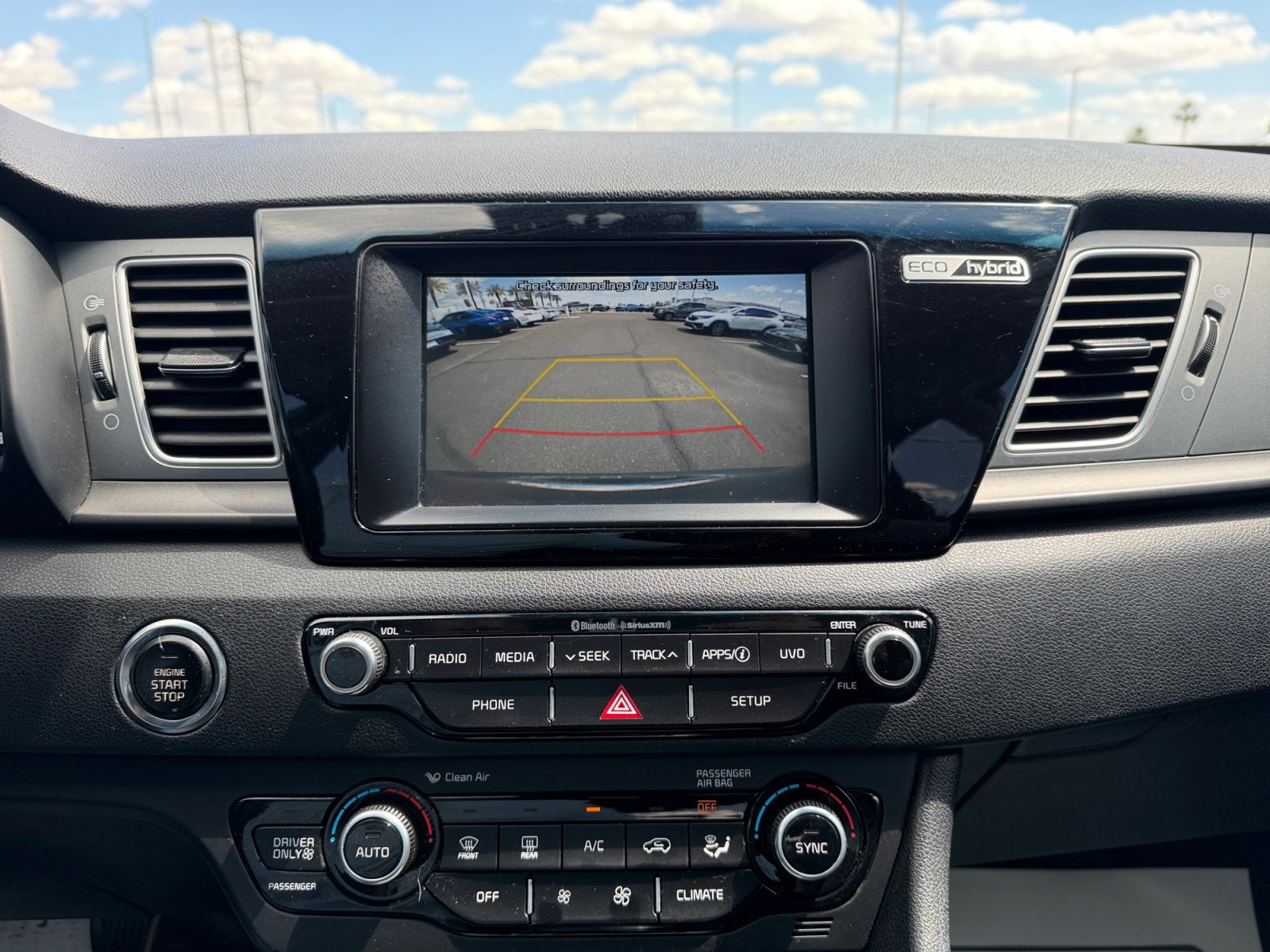 Used 2018 Kia Niro LX image 29