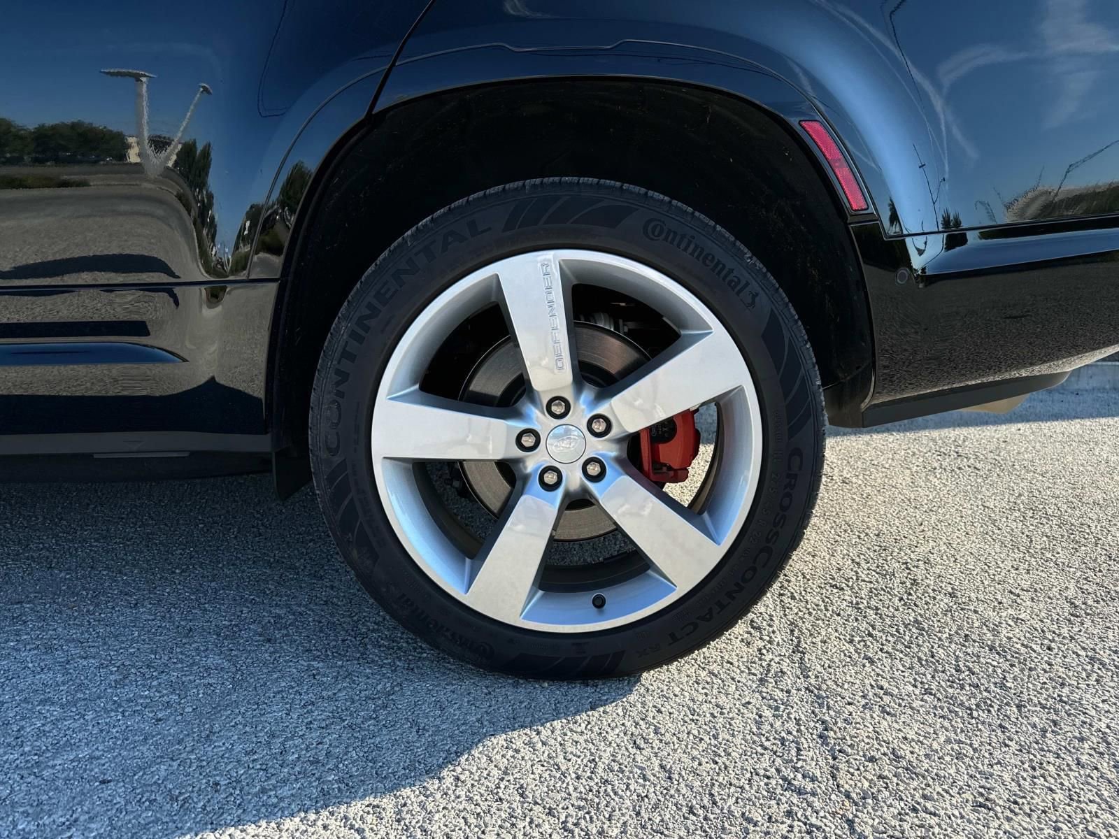 New 2024 Land Rover Defender 130 X image 6