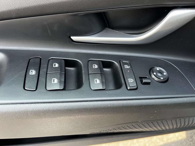 Certified 2024 Hyundai Elantra SEL FWD image 16