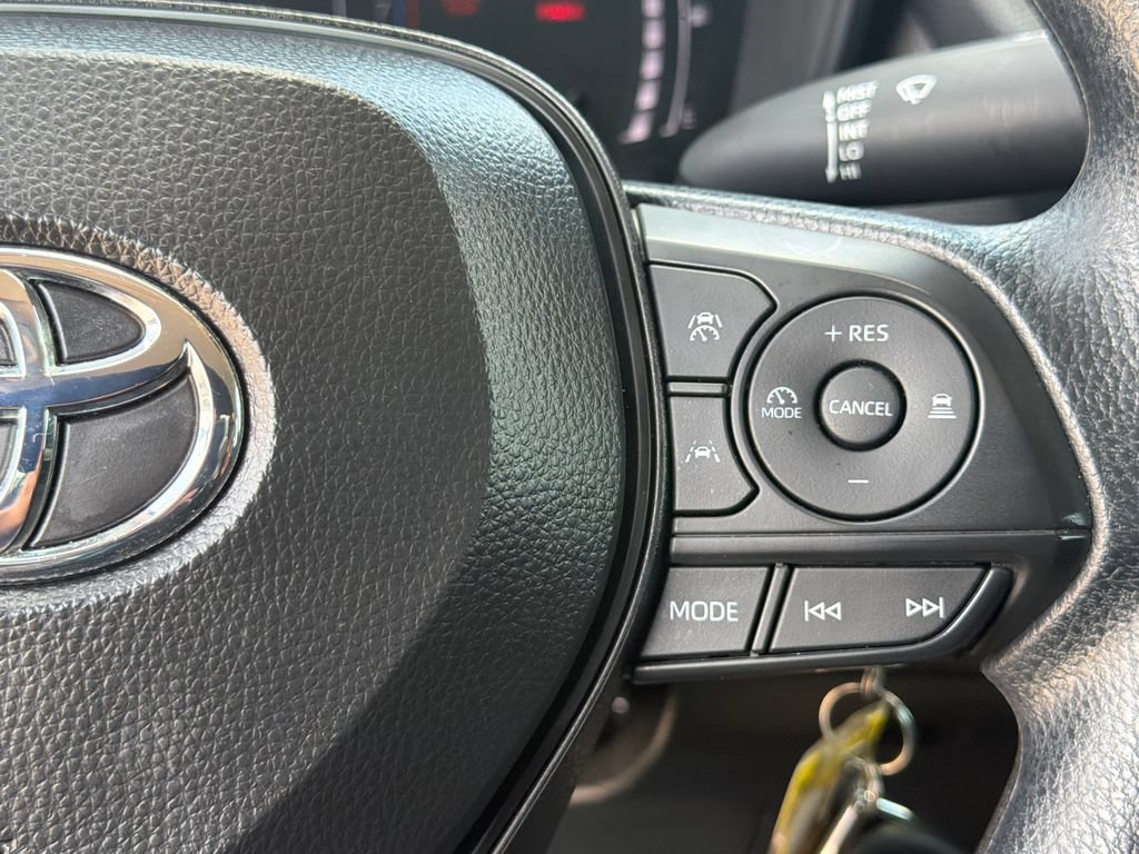 Used 2026 Toyota Corolla LE FWD image 30