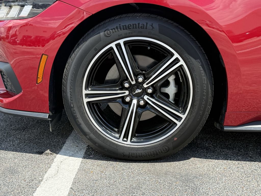 Used 2024 Ford Mustang Coupe RWD image 9