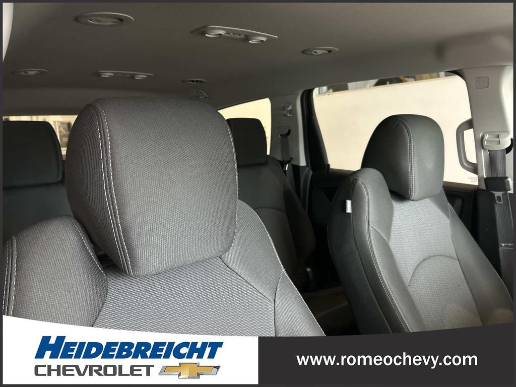Used 2017 Chevrolet Traverse LT w/ Style and Technology Package FWD image 36