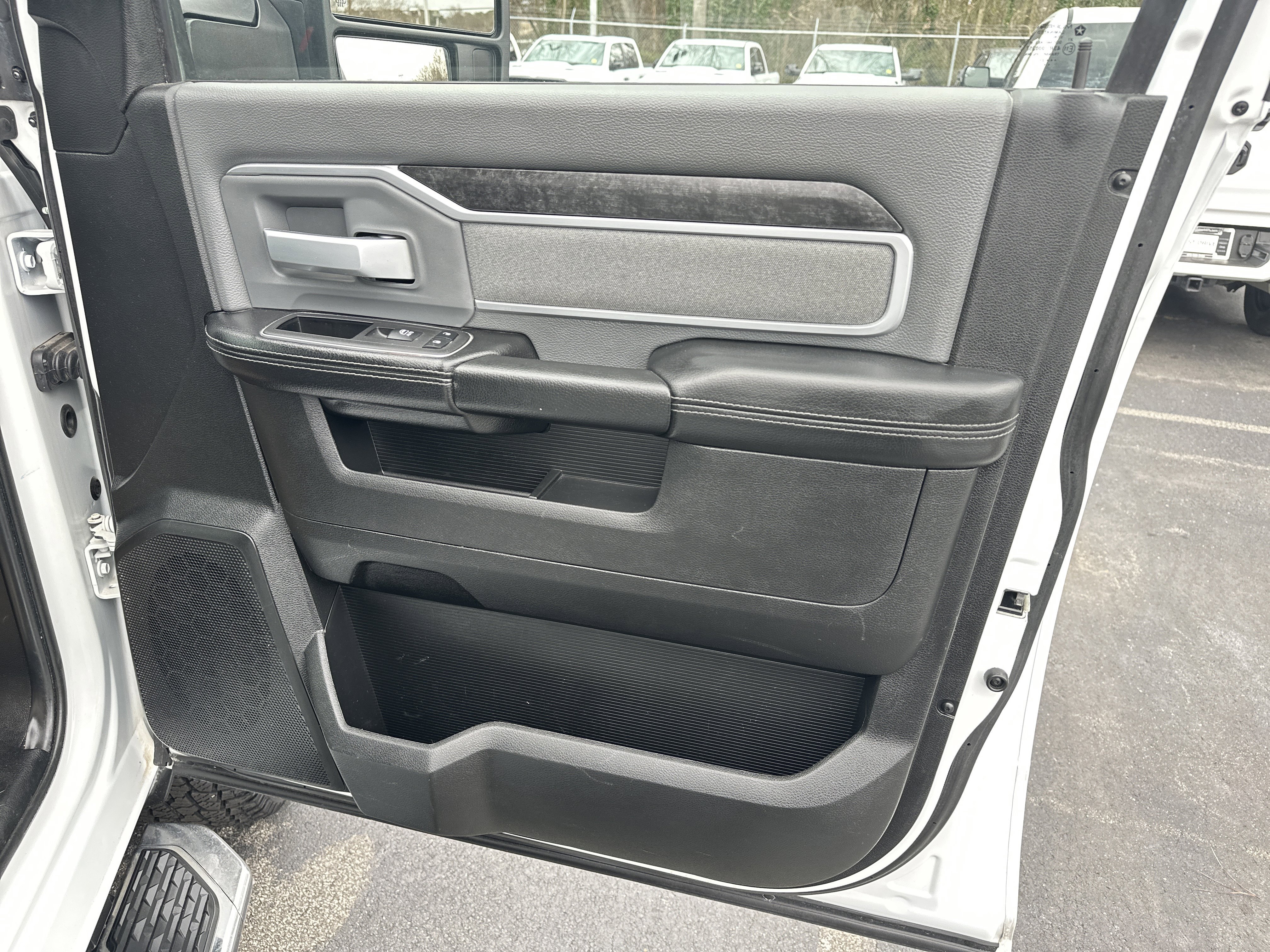 Used 2023 RAM 2500 Big Horn w/ Level 1 Equipment Group image 18