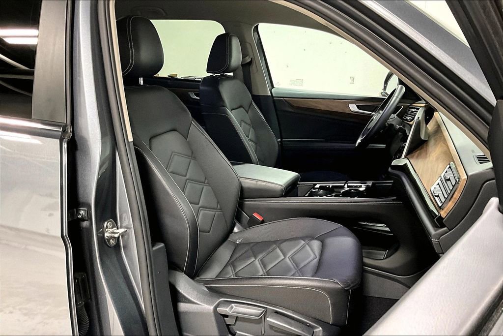 Used 2025 Volkswagen Atlas SE image 10