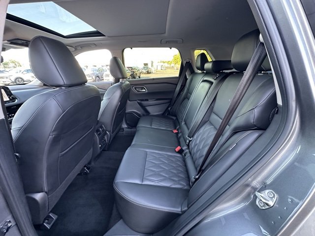 Used 2023 Nissan Rogue Platinum w/ Platinum Premium Package image 27