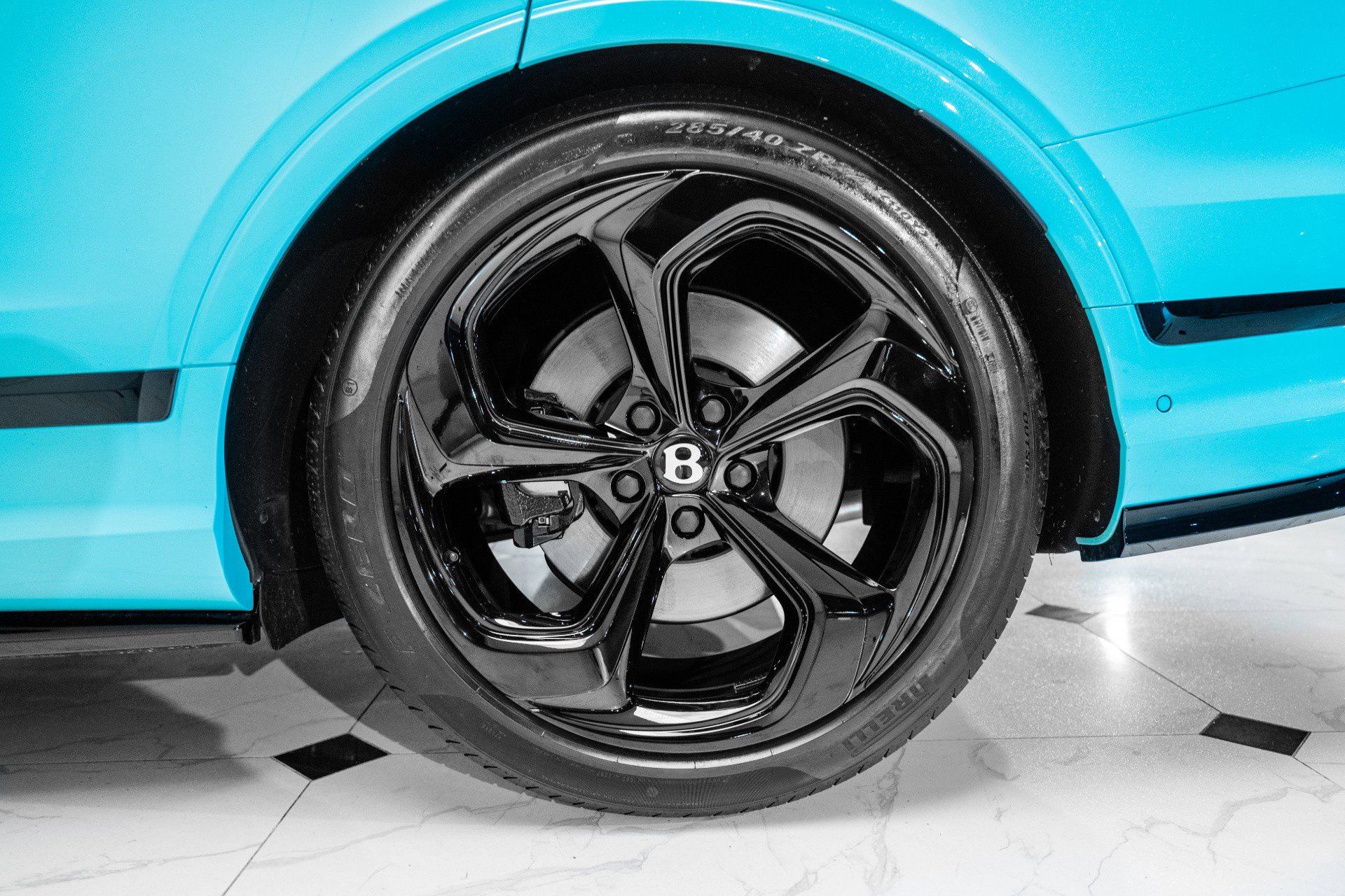 Used 2024 Bentley Bentayga image 13