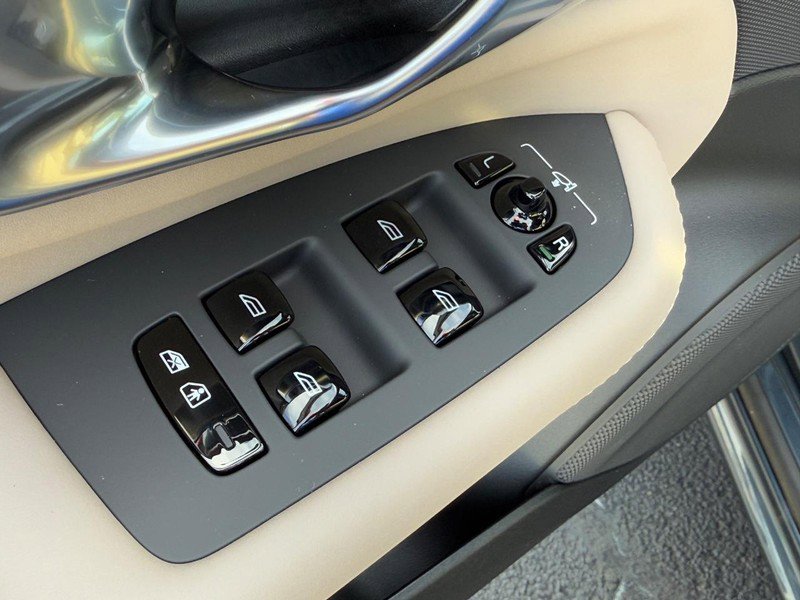 New 2026 Volvo XC90 B6 Plus w/ Protection Package Premier image 9