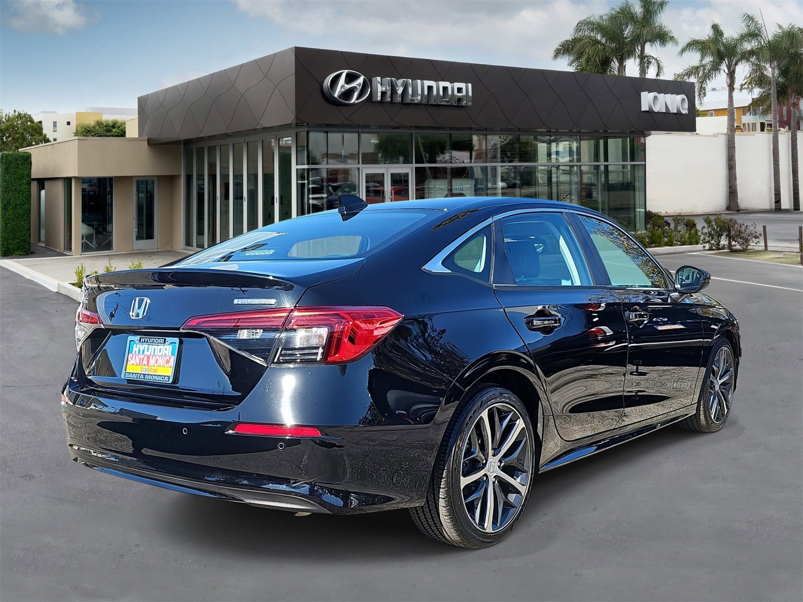 Used 2023 Honda Civic Touring image 3