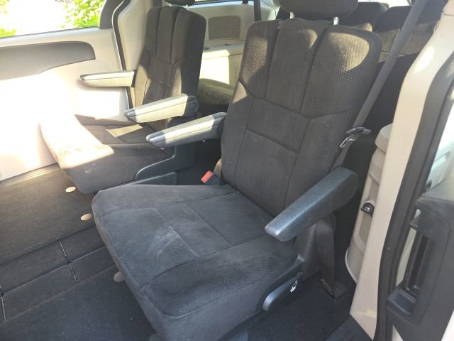 Used 2013 Dodge Grand Caravan SE FWD image 14