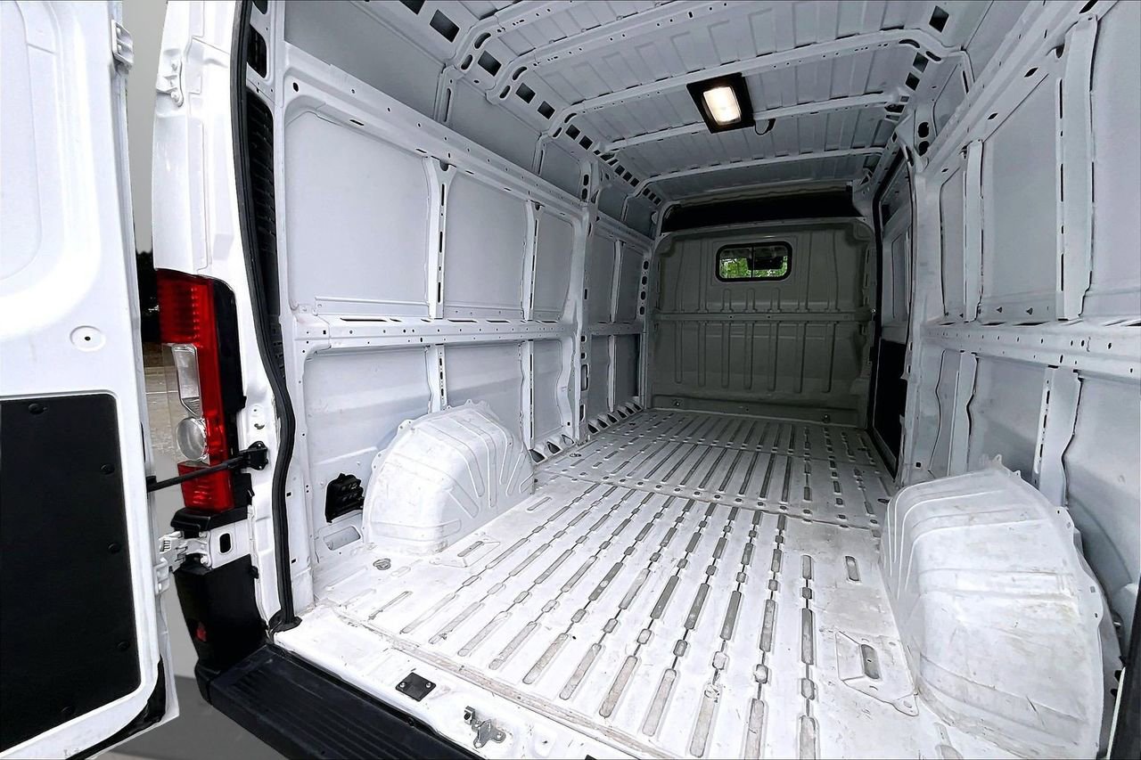 Used 2024 RAM ProMaster 2500 w/ Convenience Group FWD image 20