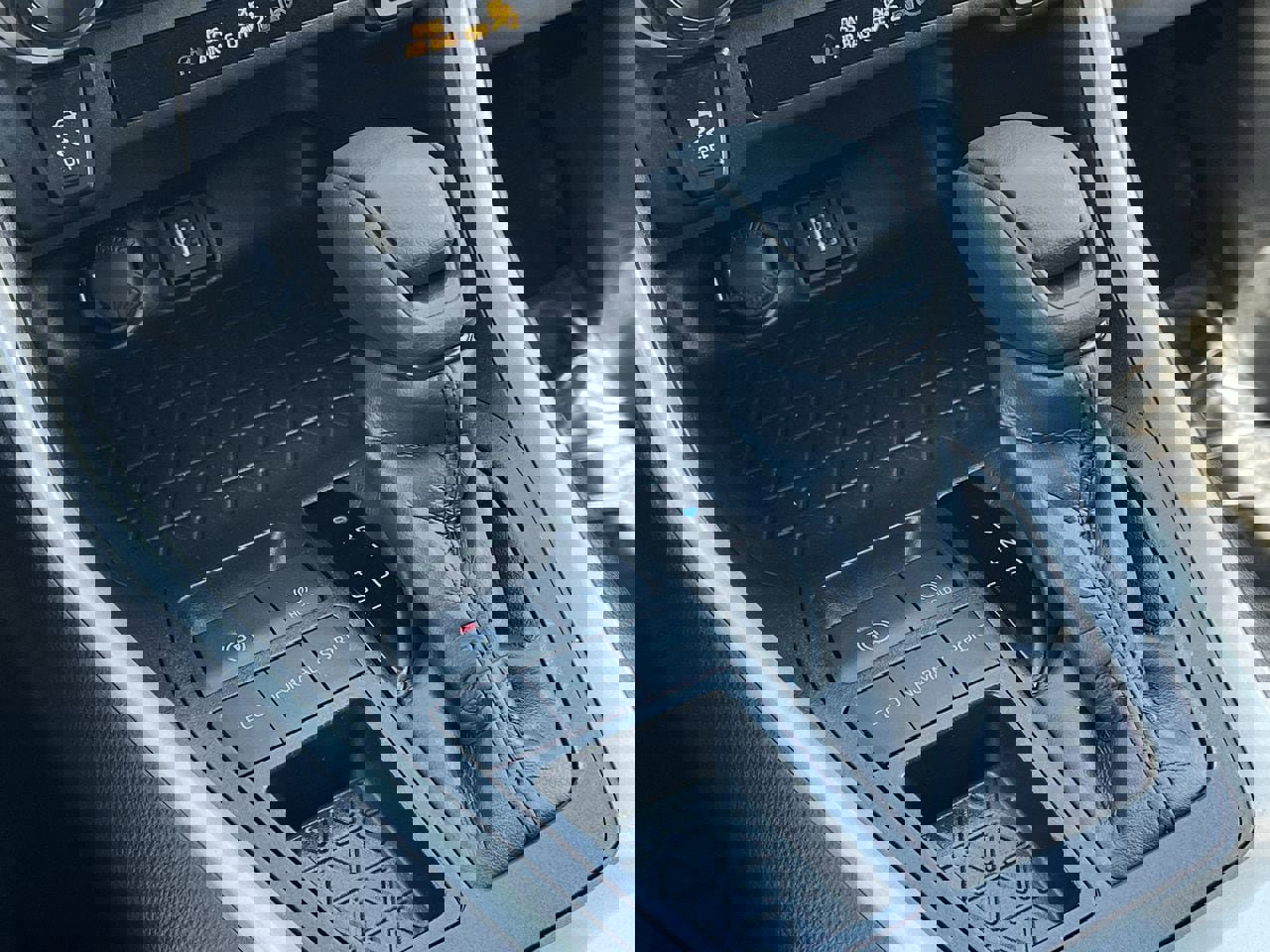 Used 2025 Toyota RAV4 LE image 17