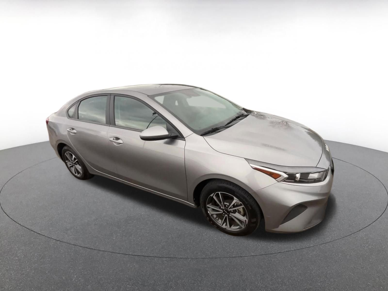 Used 2024 Kia Forte LXS FWD image 2