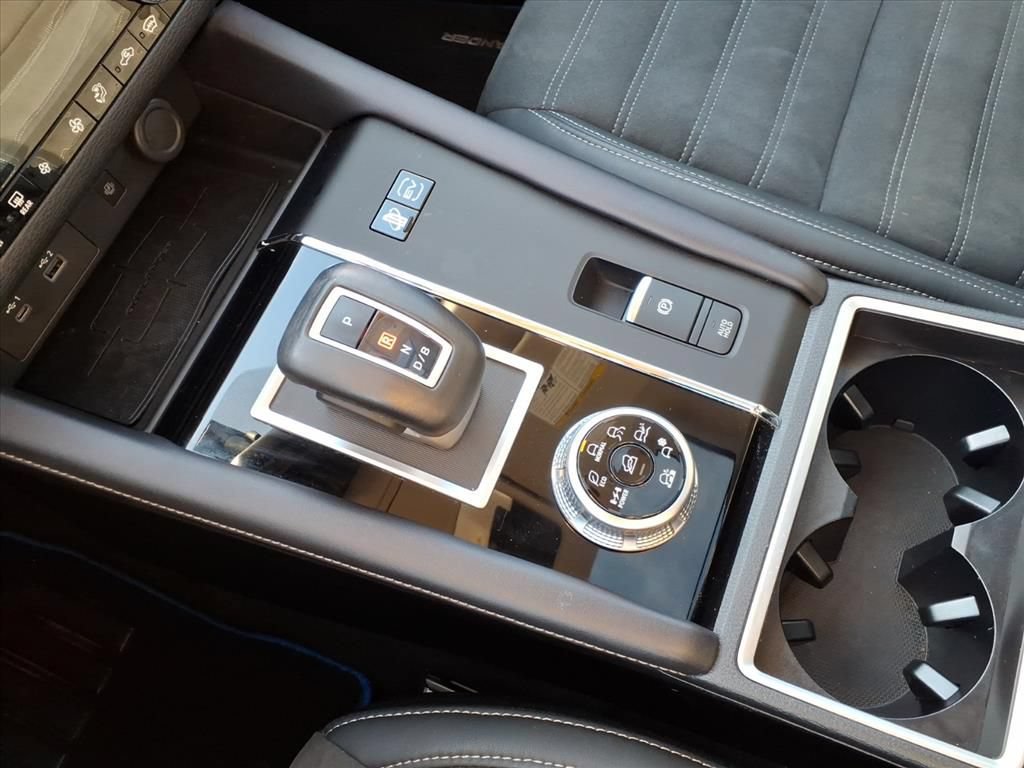 Used 2023 Mitsubishi Outlander 4WD Plug-In Hybrid image 27
