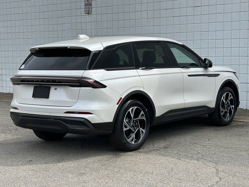 New 2026 Lincoln Nautilus Premier w/ Jet Appearance Package AWD/4WD image 32