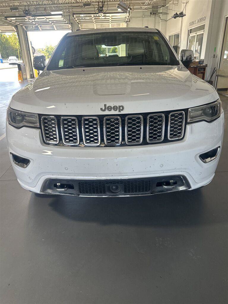 Used 2020 Jeep Grand Cherokee Overland AWD/4WD image 8