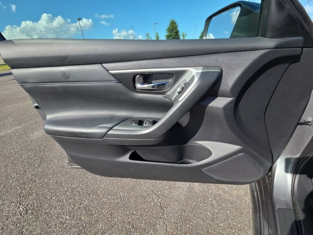 Used 2018 Nissan Altima 2.5 SR FWD image 15