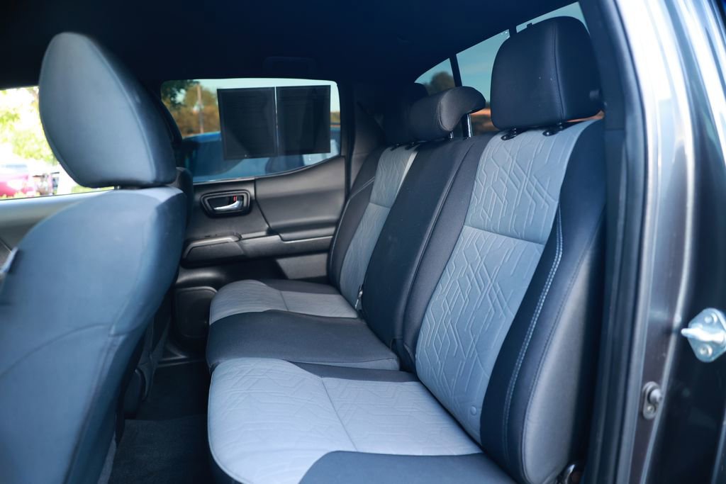 Used 2022 Toyota Tacoma TRD Sport w/ Technology Package image 34