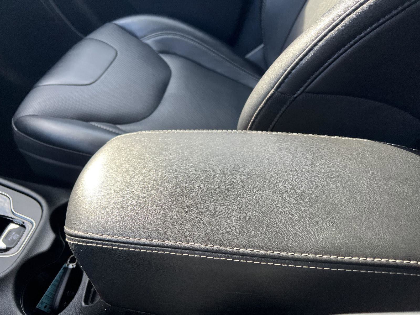 Used 2023 Jeep Cherokee Altitude Lux image 30