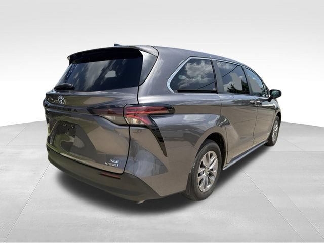 Used 2021 Toyota Sienna XLE AWD/4WD image 18