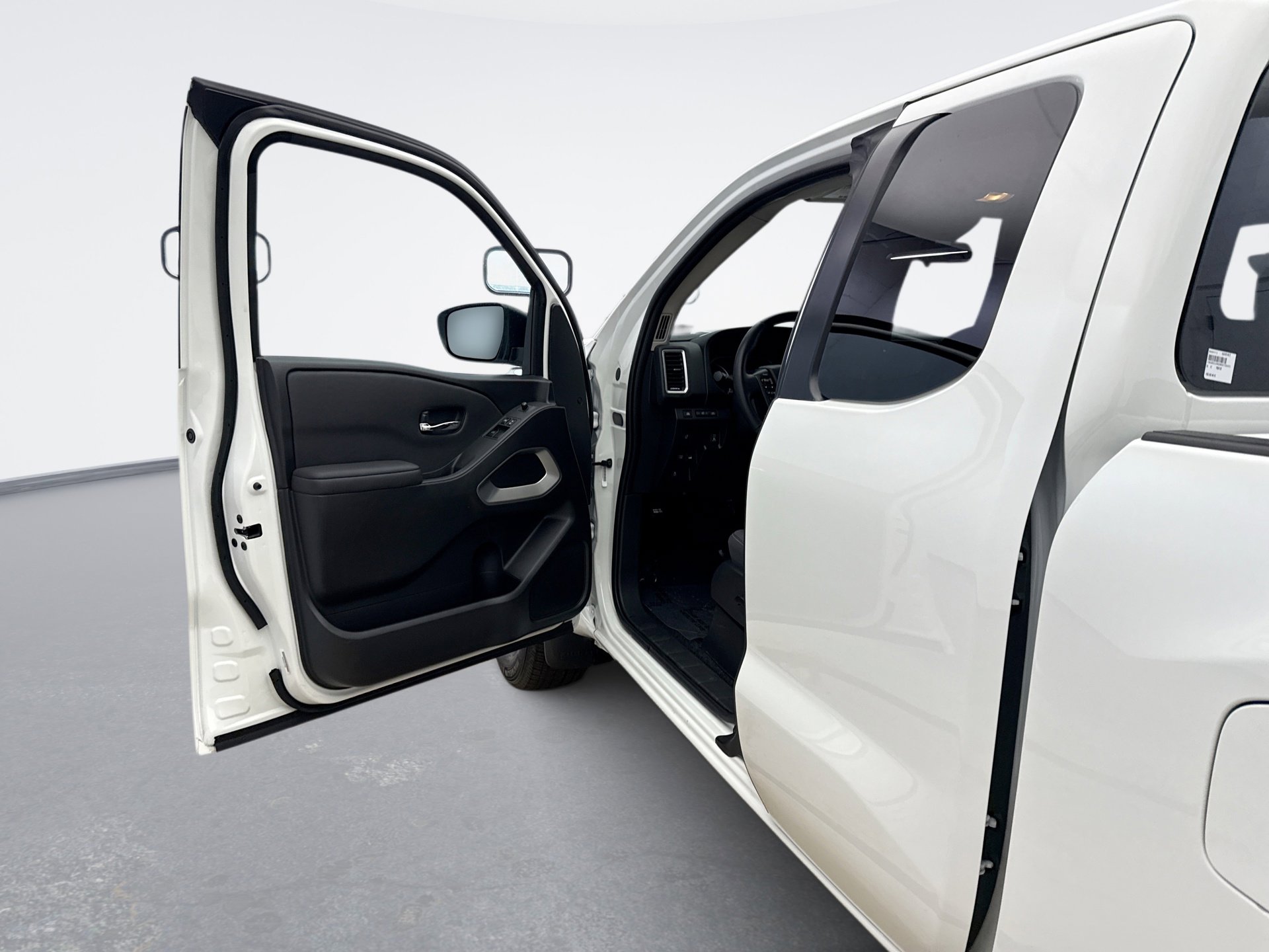 Used 2024 Nissan Frontier SV w/ SV Convenience Package AWD/4WD image 9