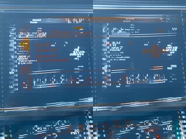 Used 2021 Audi Q7 3.0T Prestige image 26