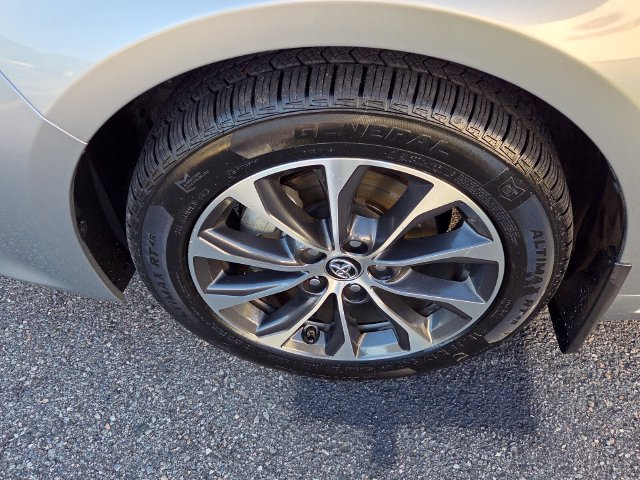 Used 2017 Toyota Avalon XLE FWD image 4
