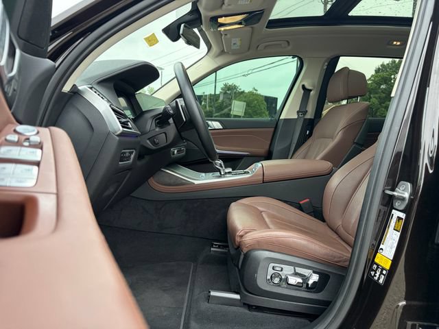 Used 2022 BMW X7 xDrive40i w/ Executive Package AWD/4WD image 15