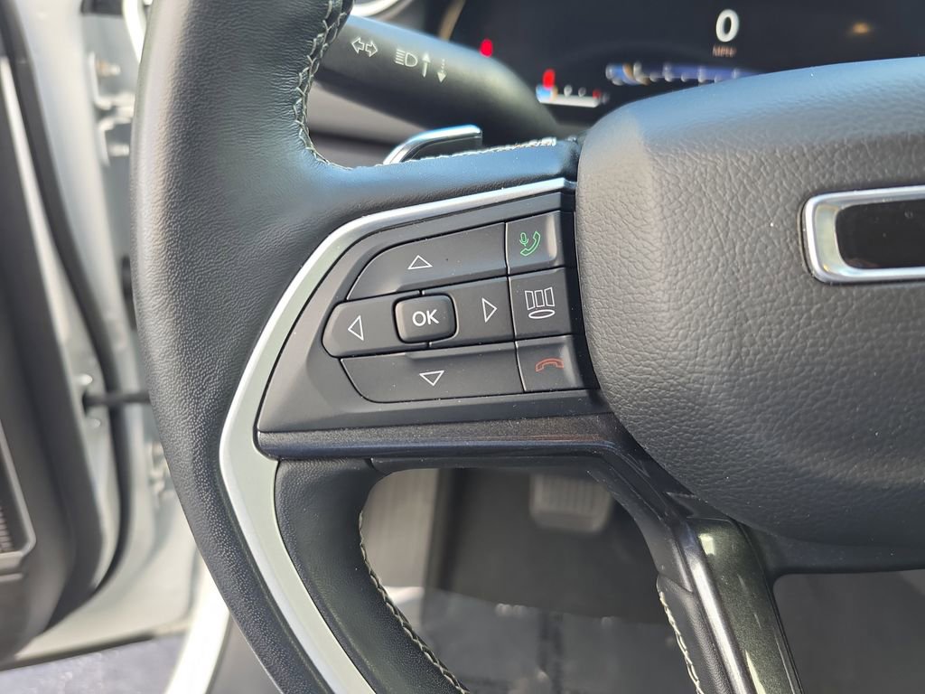 Used 2022 Jeep Grand Cherokee L Laredo w/ Luxury Tech Group I image 23