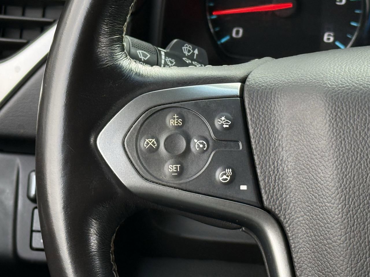 Used 2018 Chevrolet Tahoe Premier RWD image 13