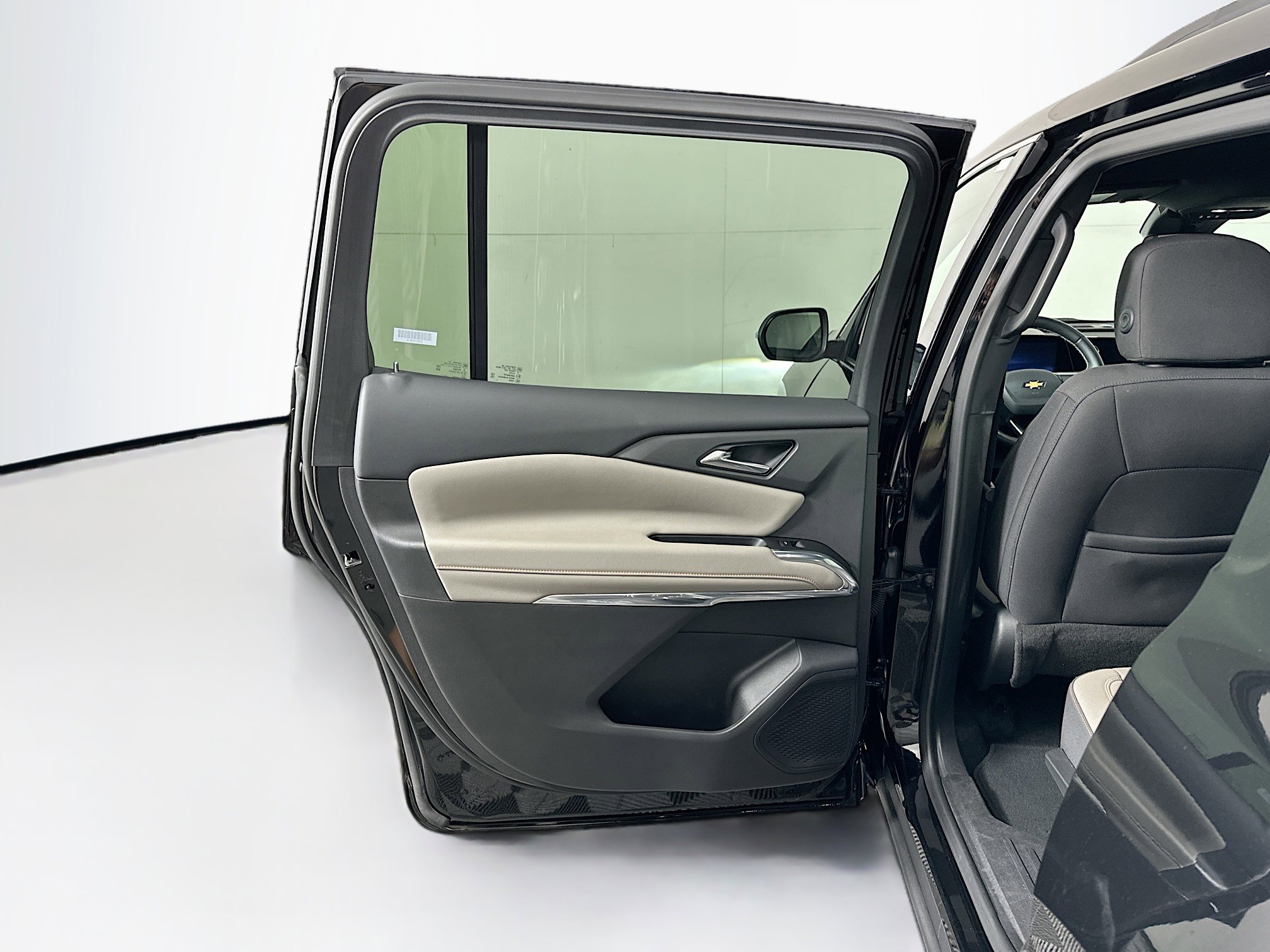 Used 2025 Chevrolet Traverse LT image 26