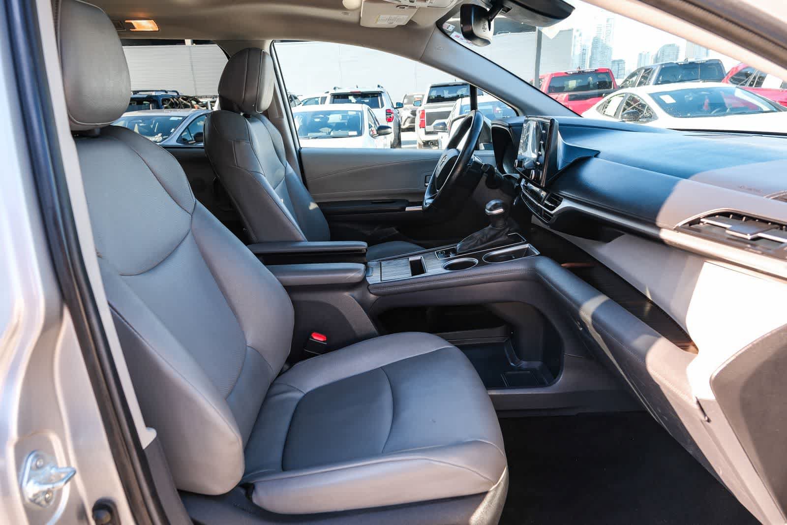 Certified 2024 Toyota Sienna XLE FWD image 18