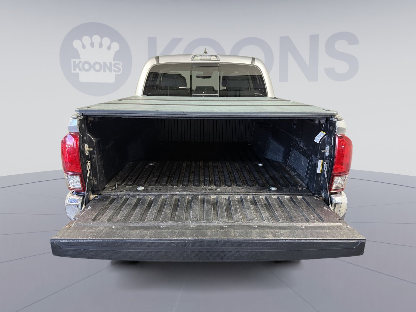 Used 2019 Toyota Tacoma SR5 image 25