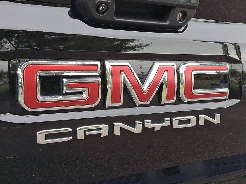 Certified 2024 GMC Canyon AT4 w/ AT4 Premium Package AWD/4WD image 31