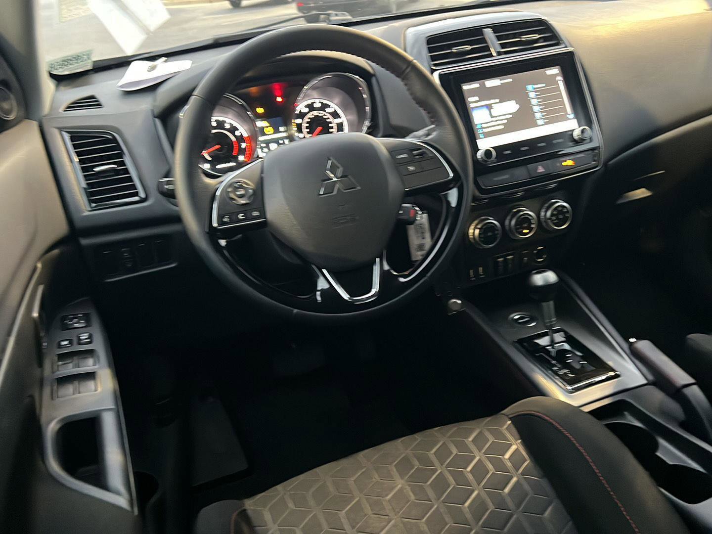Used 2024 Mitsubishi Outlander Sport AWD image 18