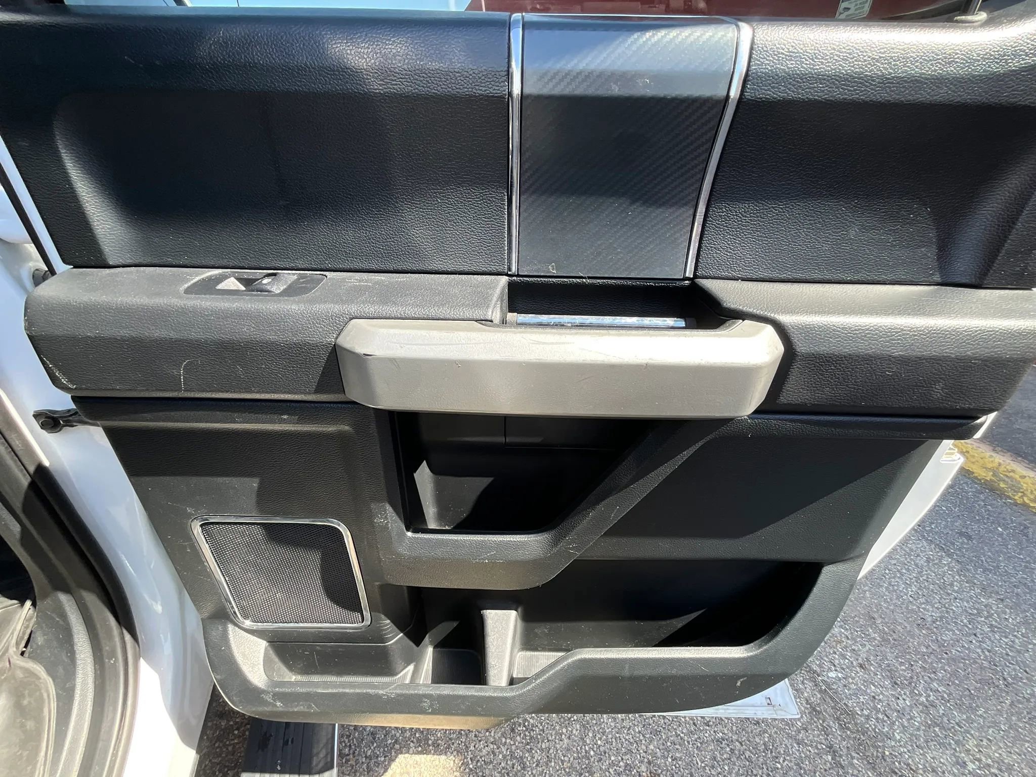 Used 2019 Ford F150 Lariat w/ Equipment Group 502A Luxury AWD/4WD image 28