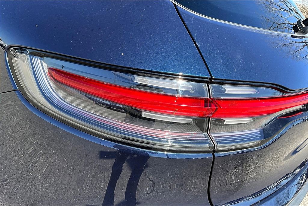 Used 2022 Porsche Macan image 43