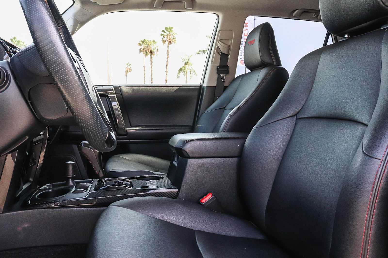 Used 2020 Toyota 4Runner Venture w/ Moonroof Package AWD/4WD image 28
