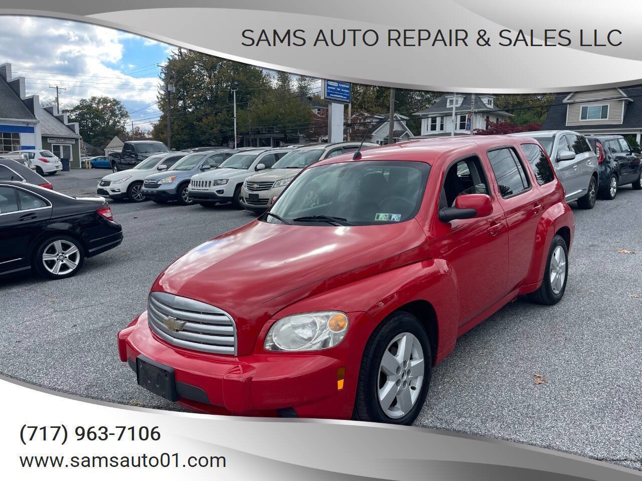 Used 2011 Chevrolet HHR LT image 1