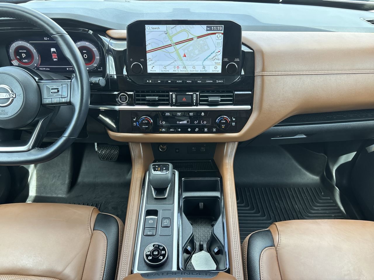 Used 2023 Nissan Pathfinder Platinum image 16