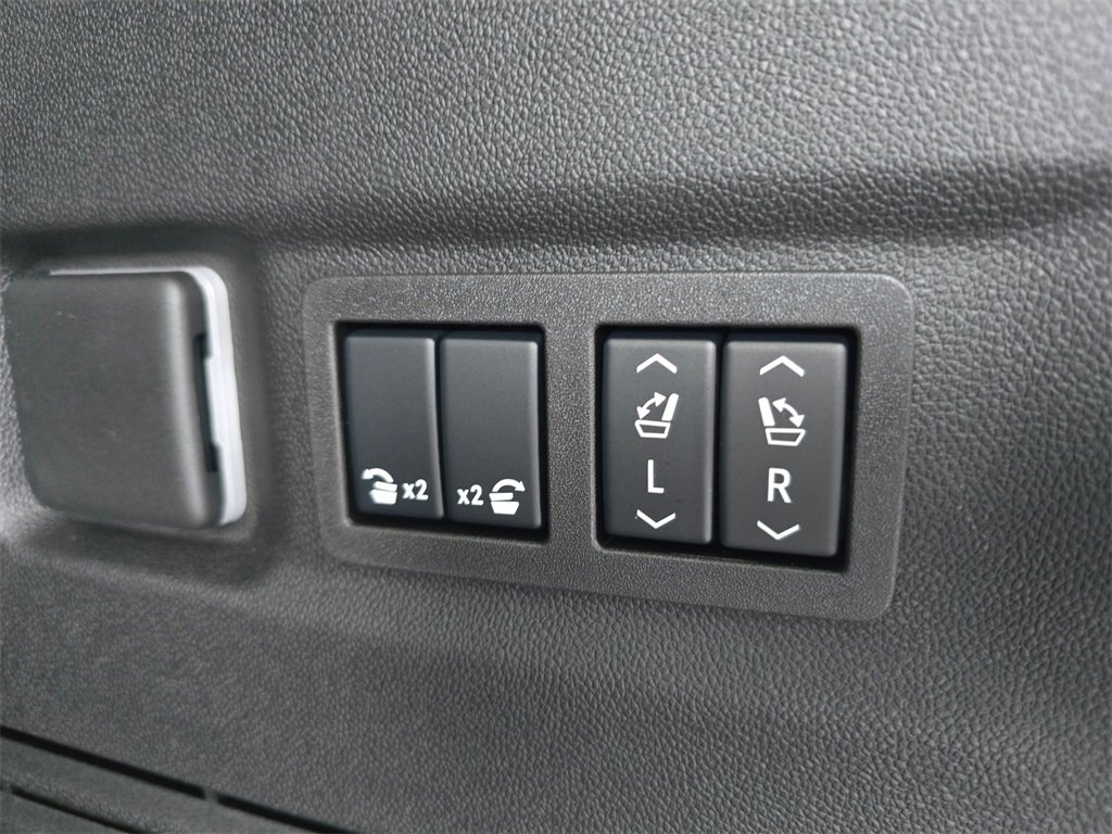 New 2025 Chevrolet Suburban Premier w/ Sun And Tow Package image 7