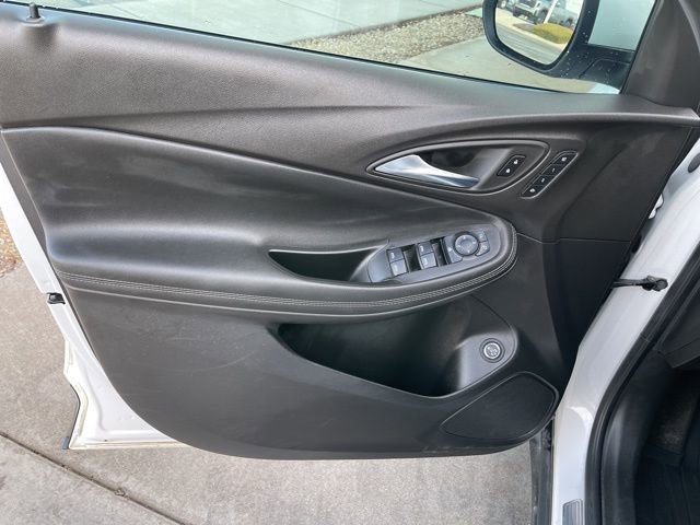 Used 2022 Buick Encore GX Essence w/ Experience Buick Package image 13