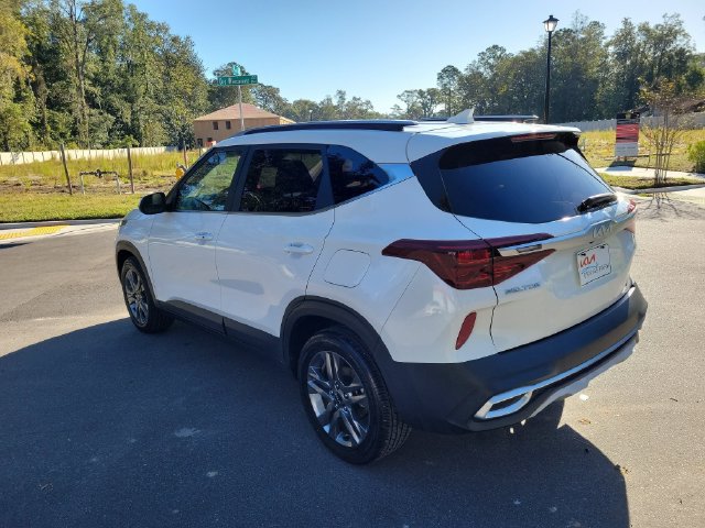 Used 2023 Kia Seltos S FWD image 3