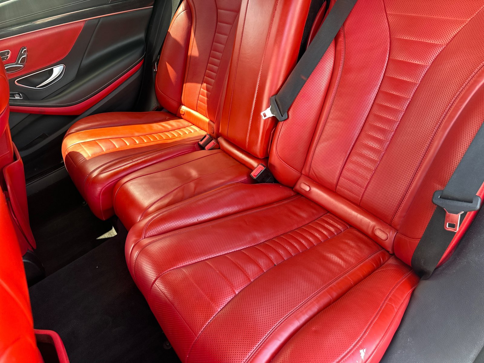 Used 2018 Mercedes-Benz S 560 4MATIC Sedan w/ AMG Line Exterior image 40