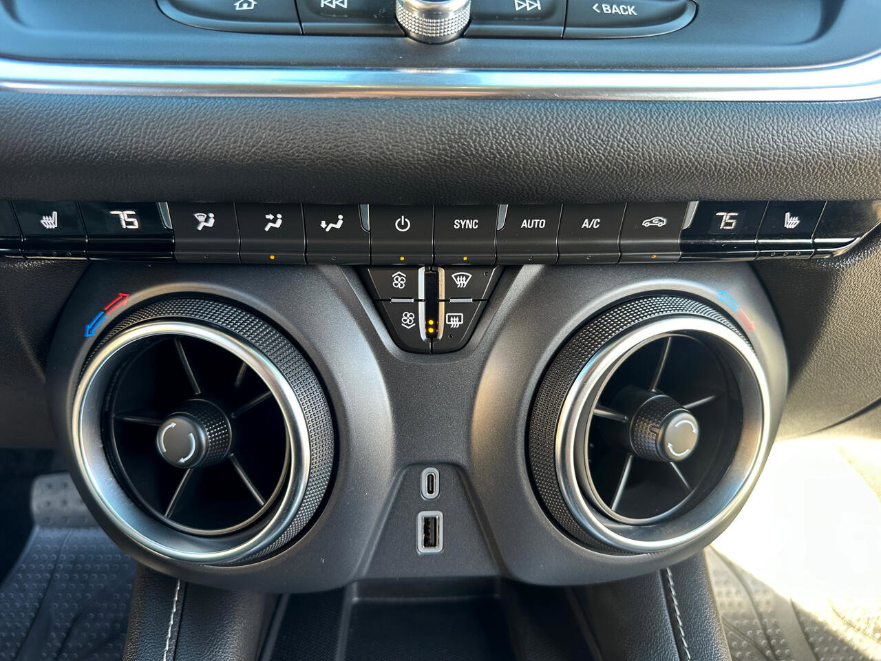 Used 2024 Chevrolet Blazer LT w/ Convenience Package image 39