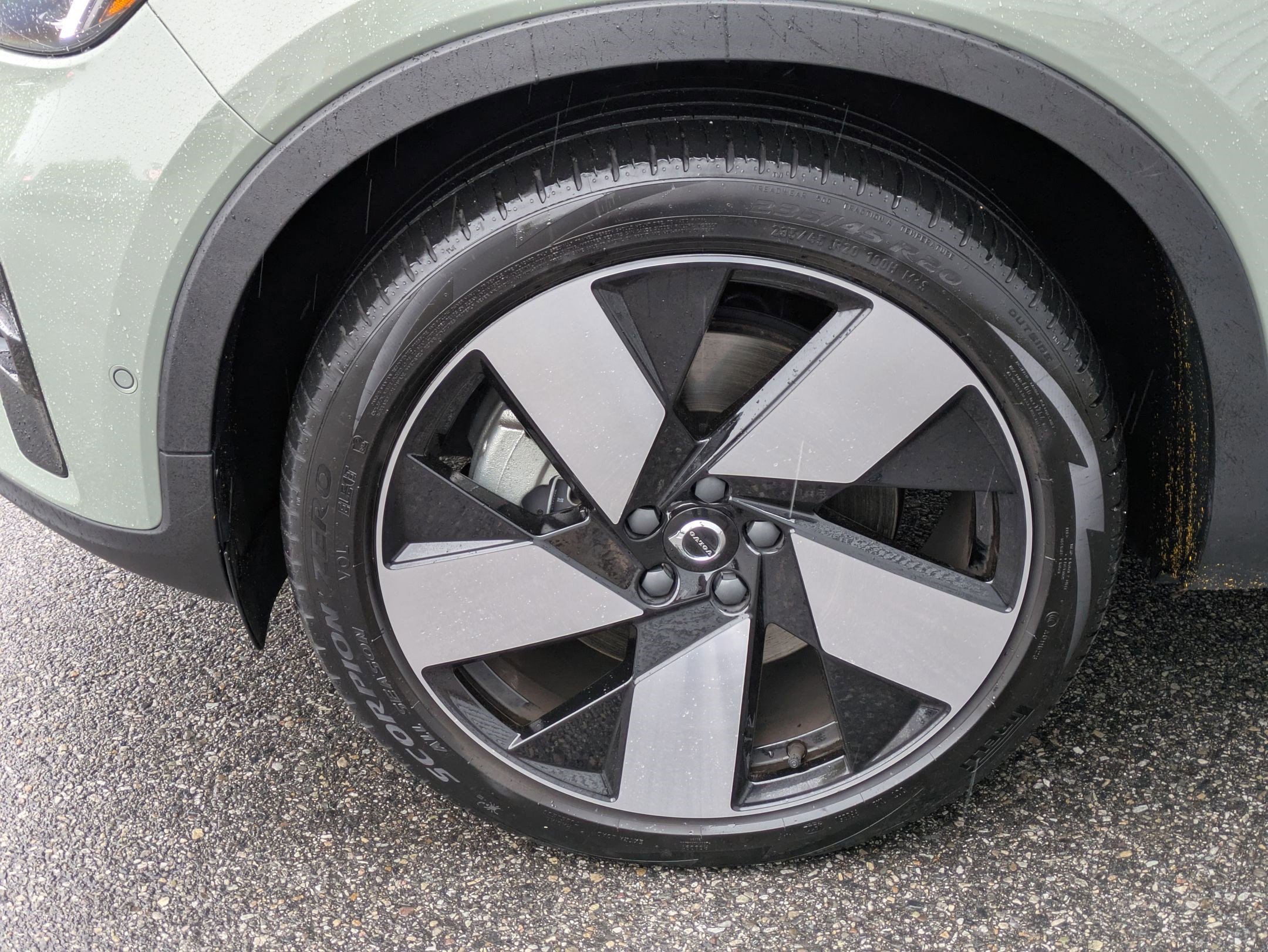 Used 2023 Volvo XC40 Recharge Ultimate image 11