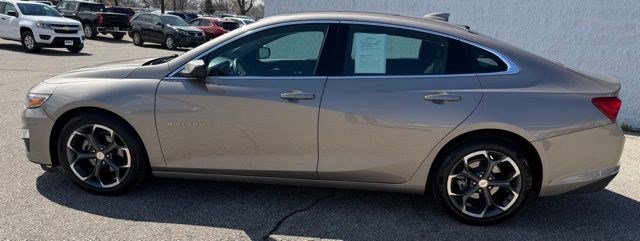 Used 2024 Chevrolet Malibu LT FWD image 2