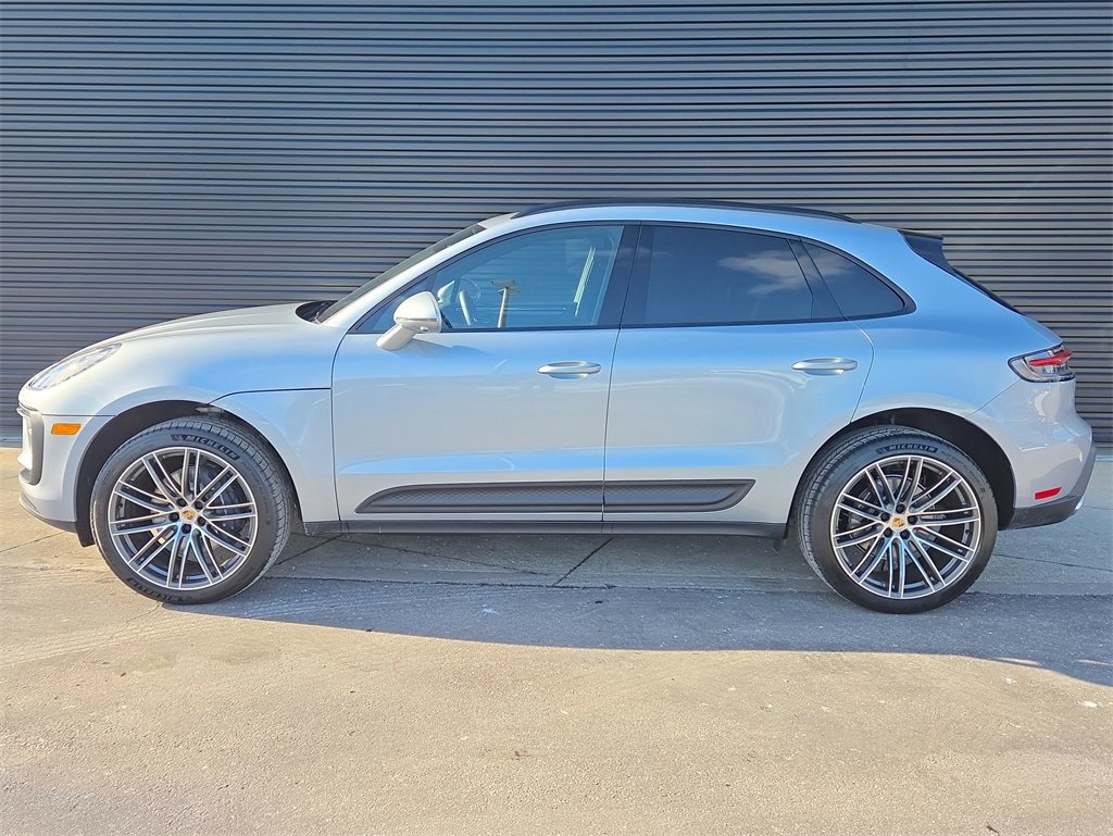 New 2026 Porsche Macan image 2
